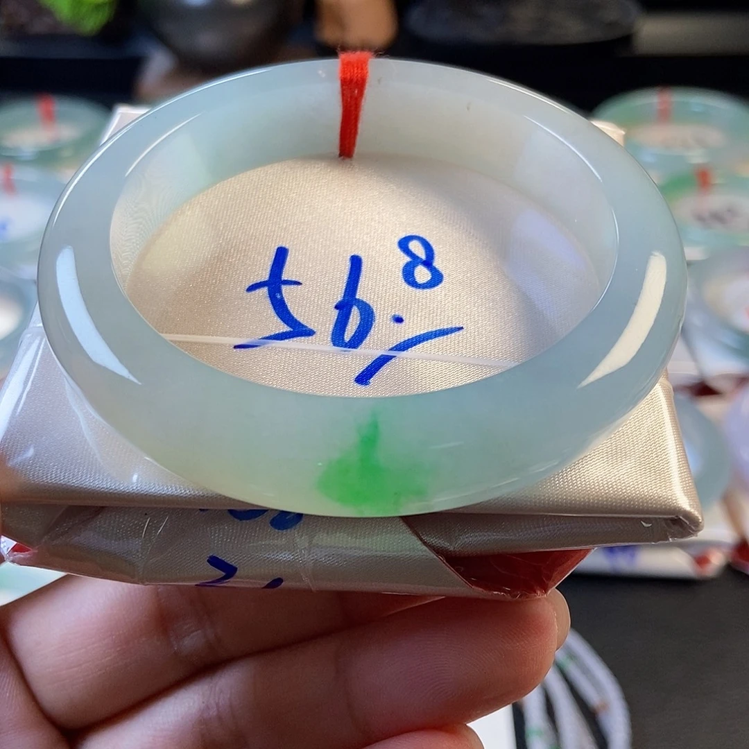 翡翠未镶嵌手镯3冰胶飘翠绿