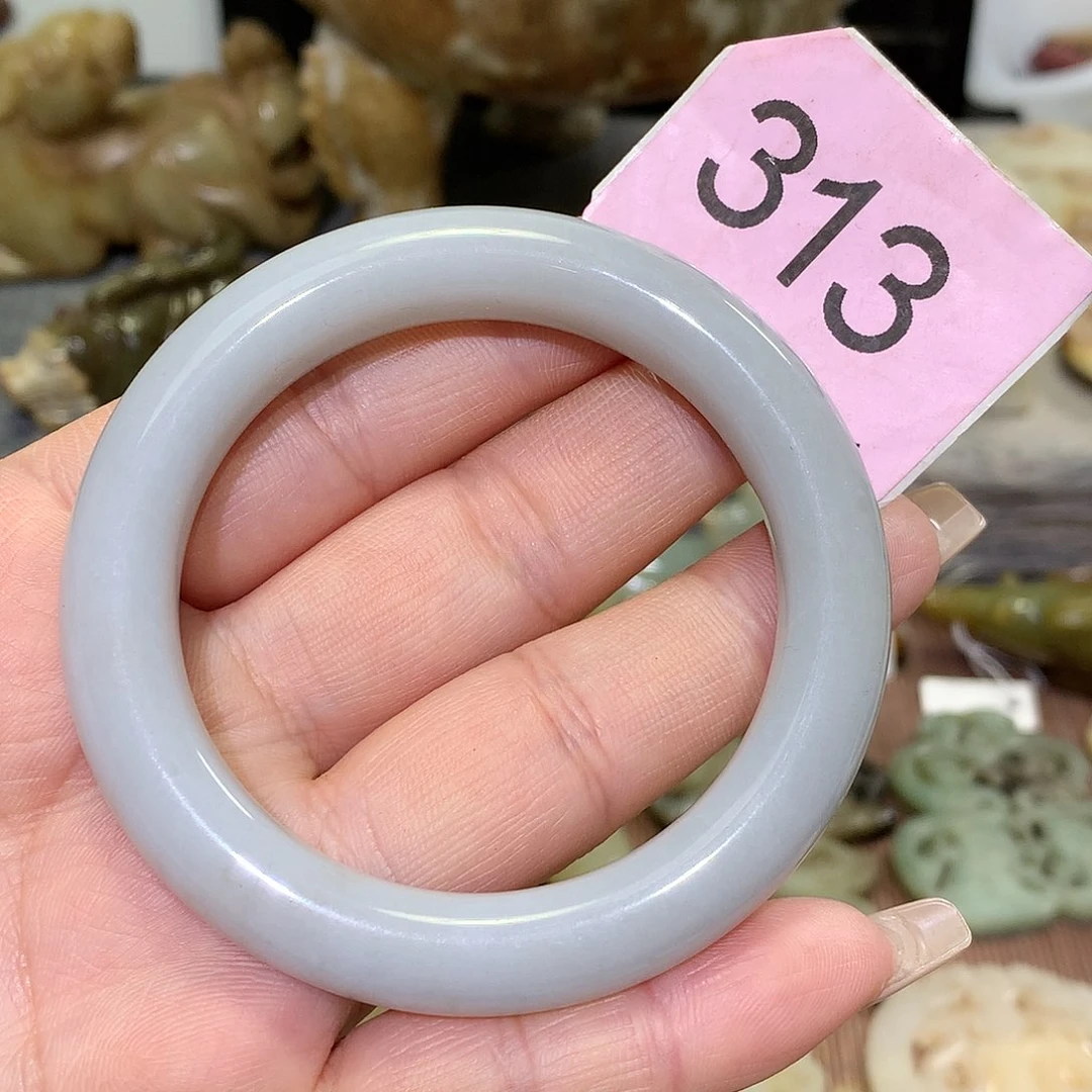 颈饰未镶嵌和田玉心*