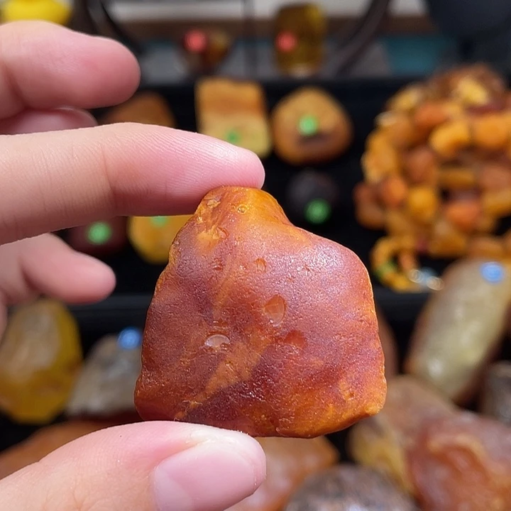 琥珀未镶嵌珠宝奇石吊坠
