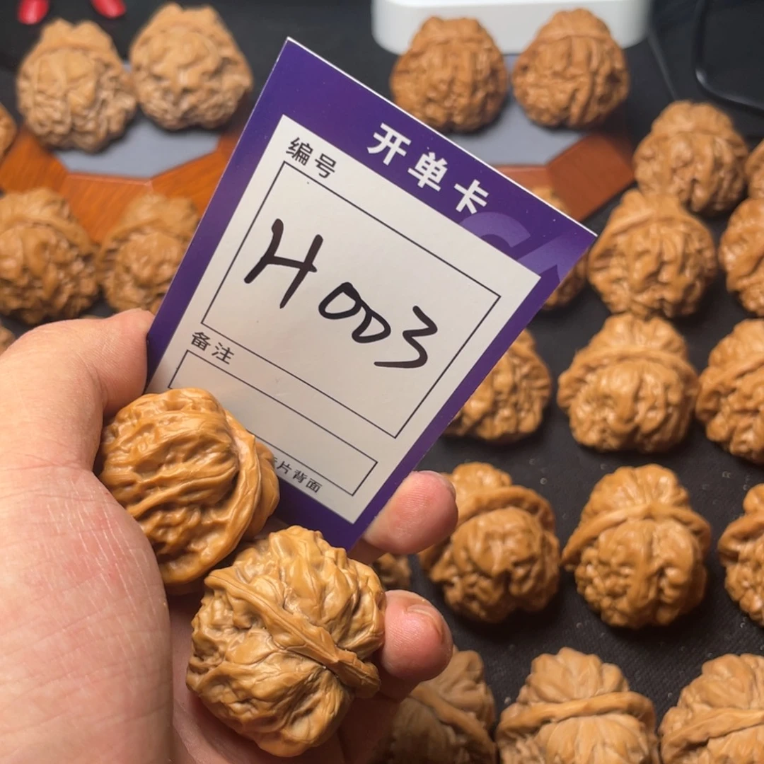 G***l木质类文玩核桃文玩核桃