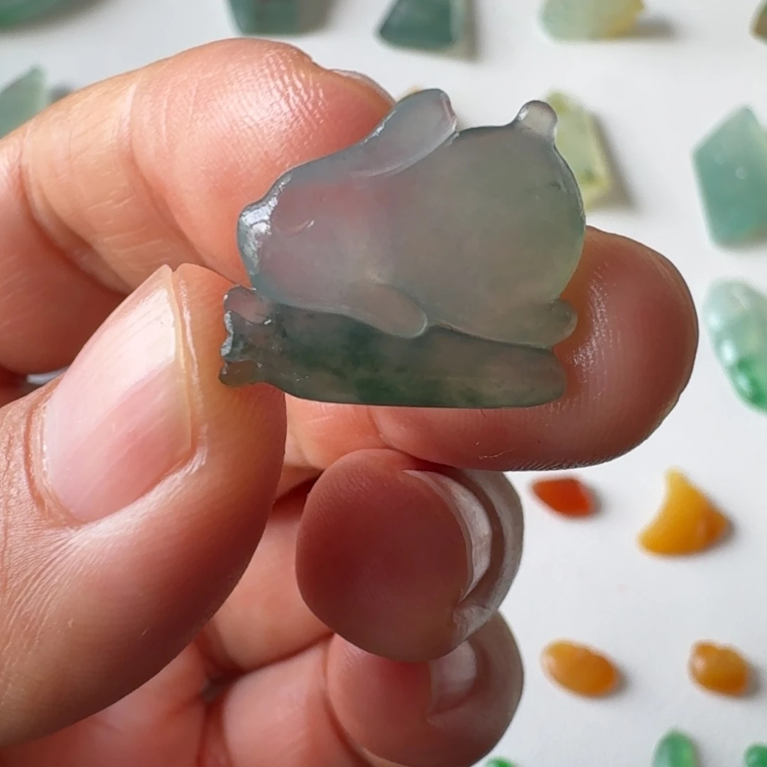 定制翡翠未镶嵌兔子