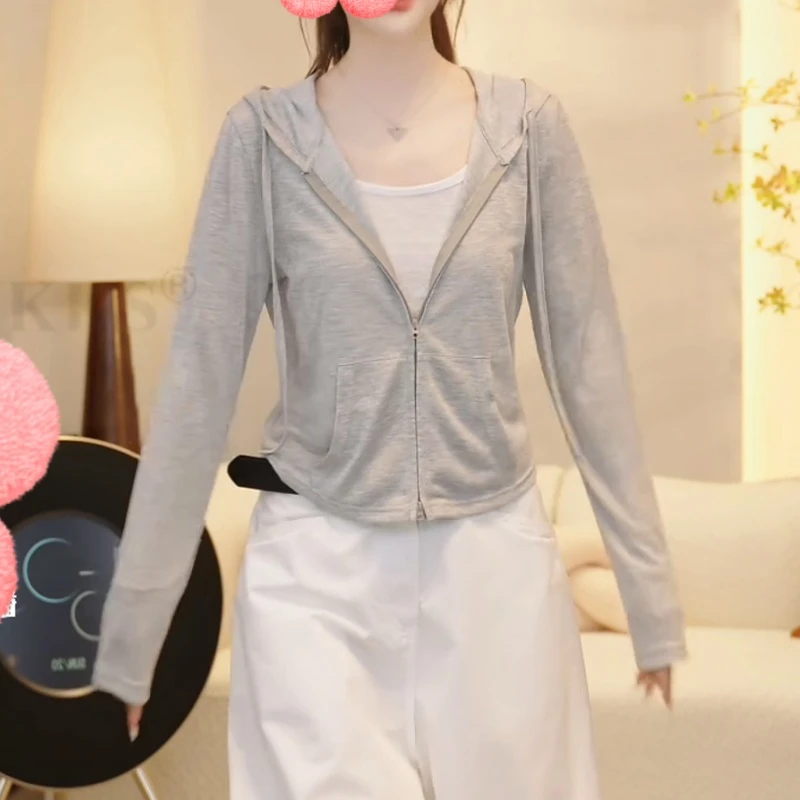 『闲暇时光』2025夏季新款舒适凉感连帽薄款防晒长袖上衣LK2505070