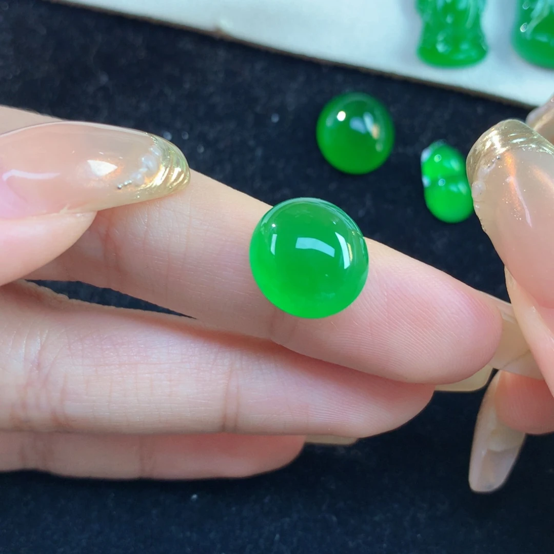 遇***贵翡翠裸石12/11.1/5.24