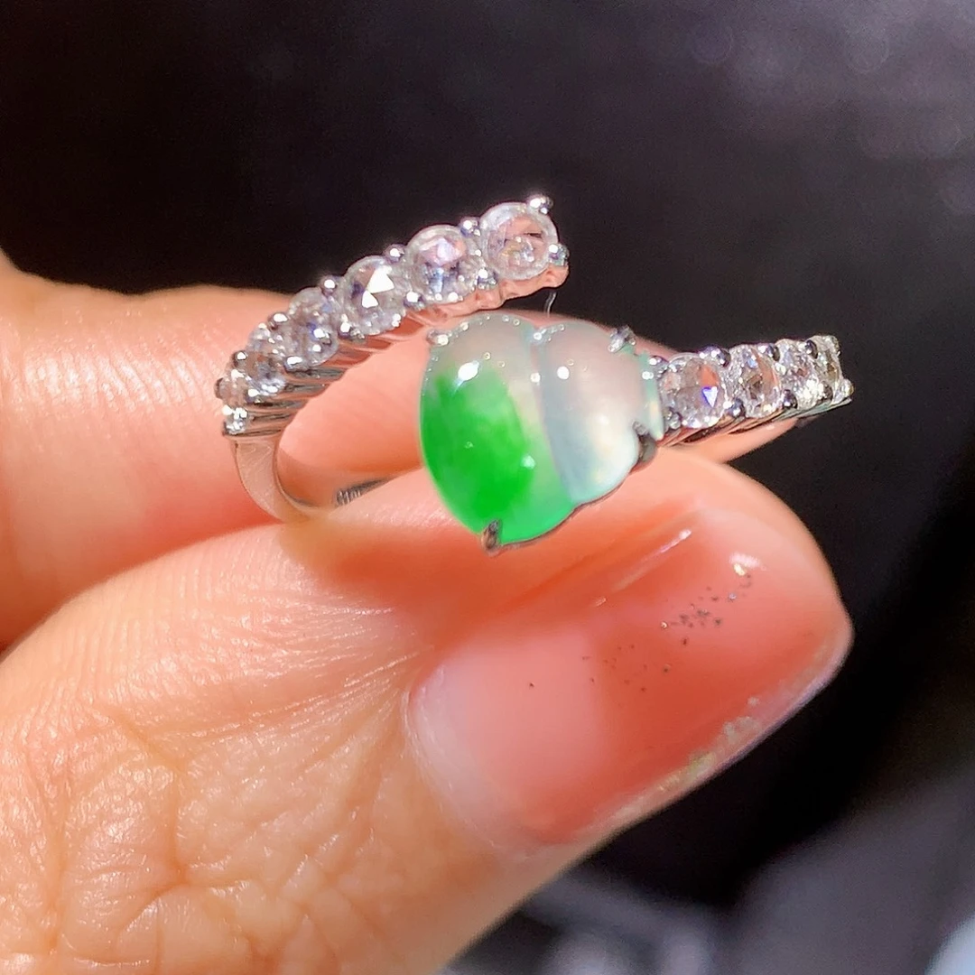 翡翠18K金镶嵌戒指