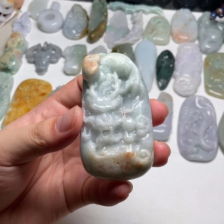 颈饰未镶嵌翡翠龙牌33