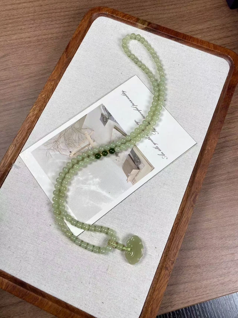 和田玉晴水料小米珠毛衣链搭配如意锁挂件 基地质假一罚十