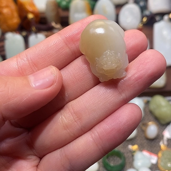 颈饰未镶嵌和田玉