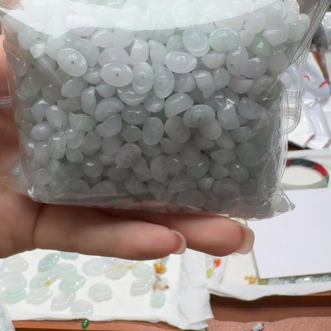未镶嵌挂件翡翠福利10个，不包邮，拍邮费发货