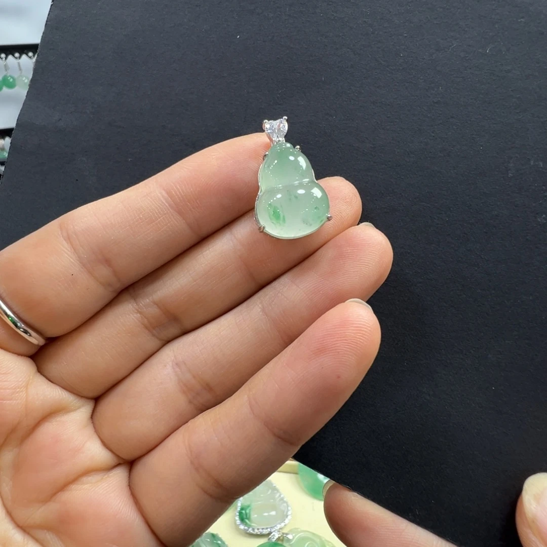 石英质玉银S925镶嵌颈饰