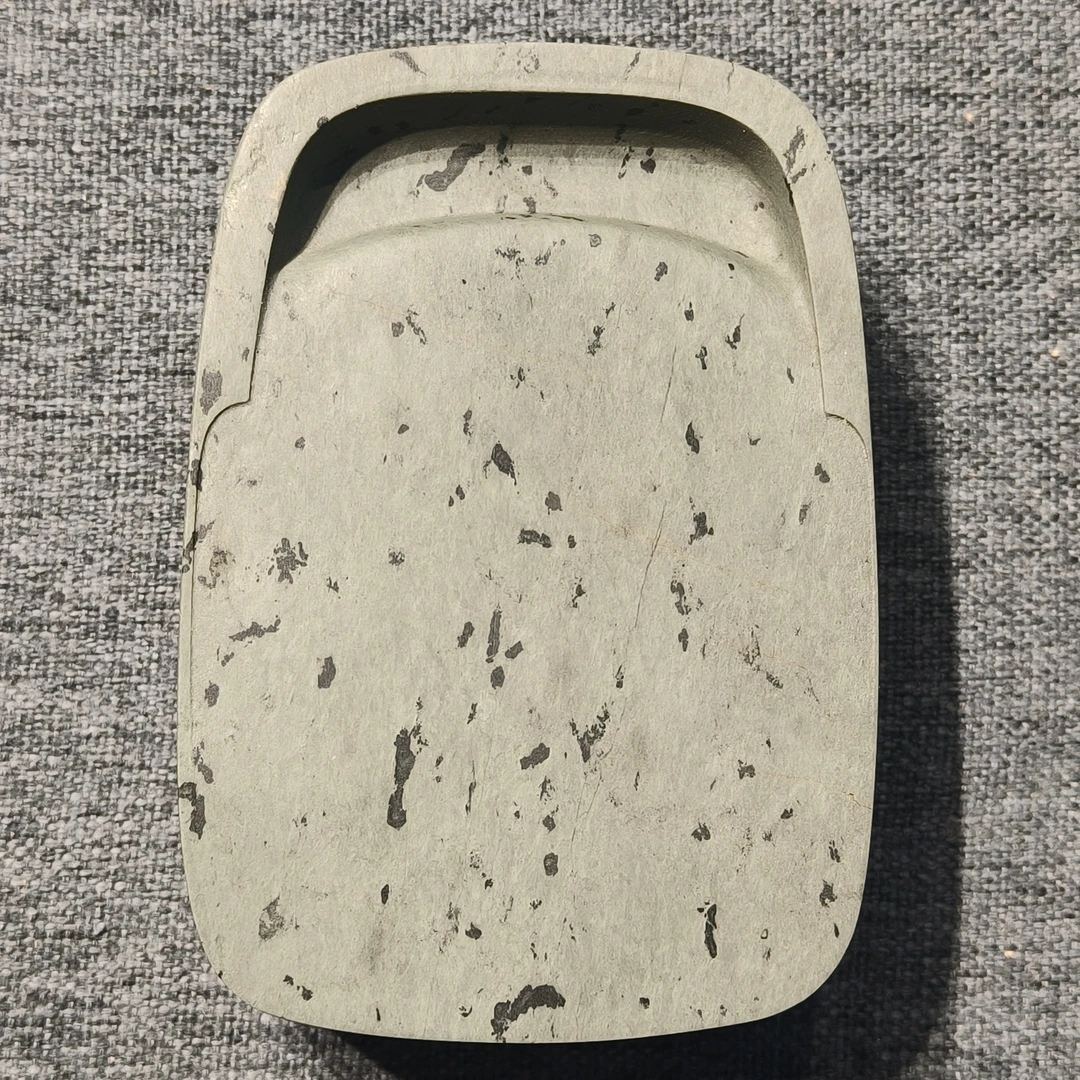 老坑洮砚，喇嘛崖老坑鸭头绿溅墨点小圆门字砚，尺寸10*6.9*2.9厘米