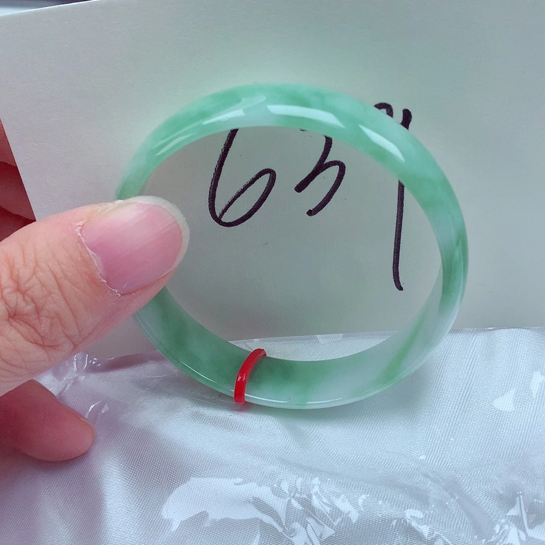 翡翠未镶嵌手镯翡翠