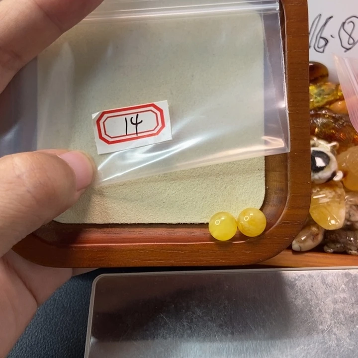 琥珀未镶嵌珠宝奇石