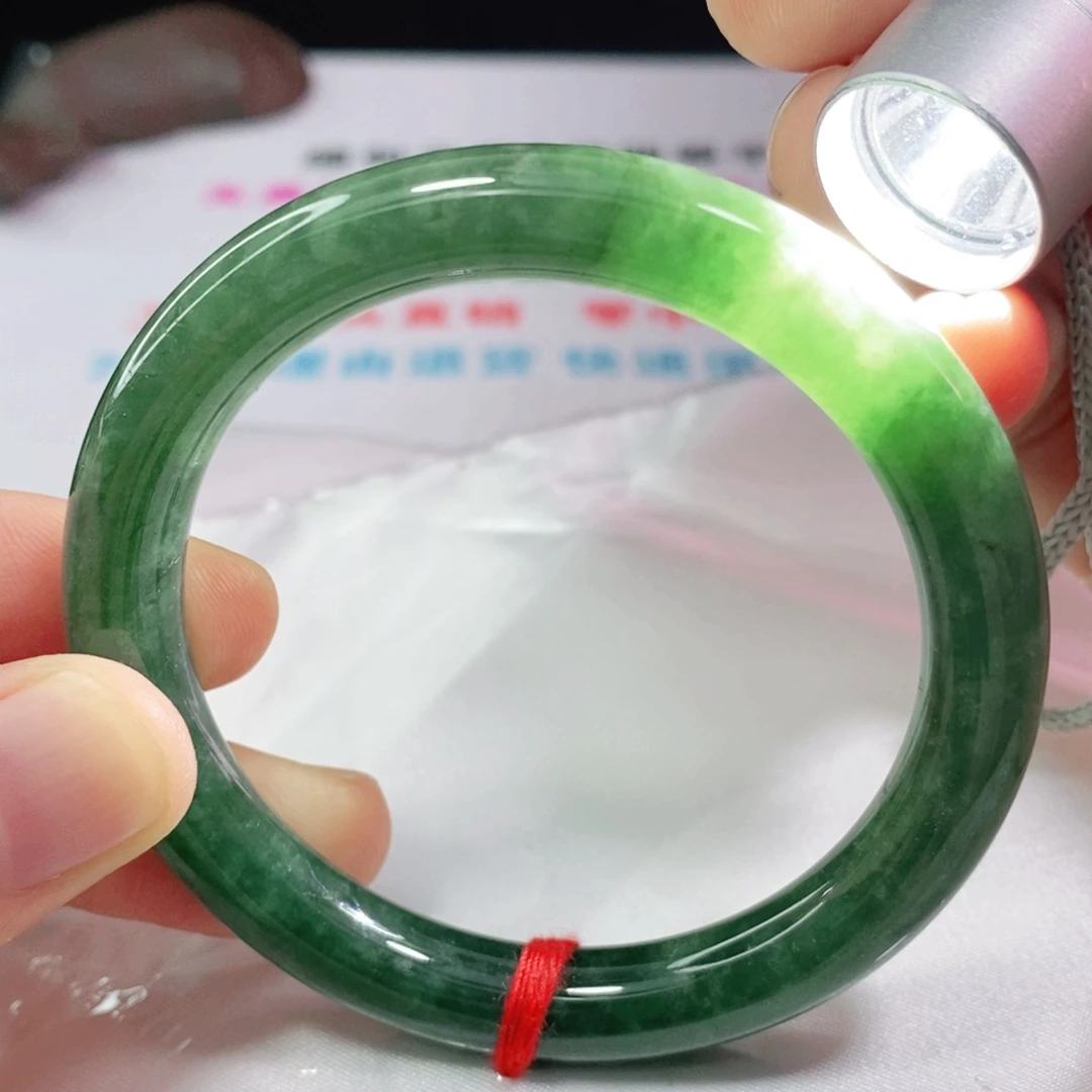 翡翠手镯未镶嵌54圈口圆条