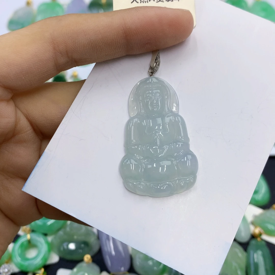 翡翠18K金镶嵌颈饰翡翠