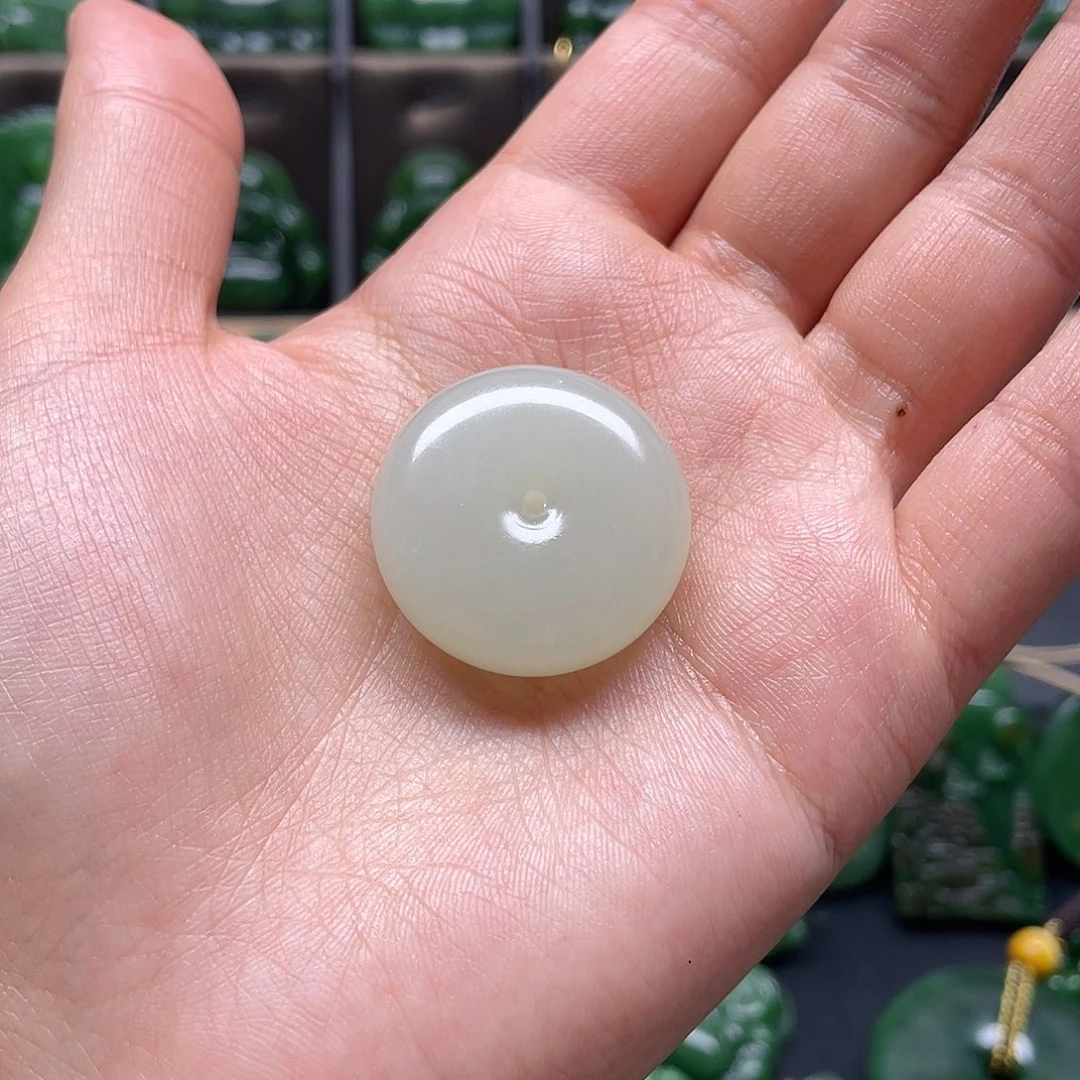 和田玉吊坠未镶嵌