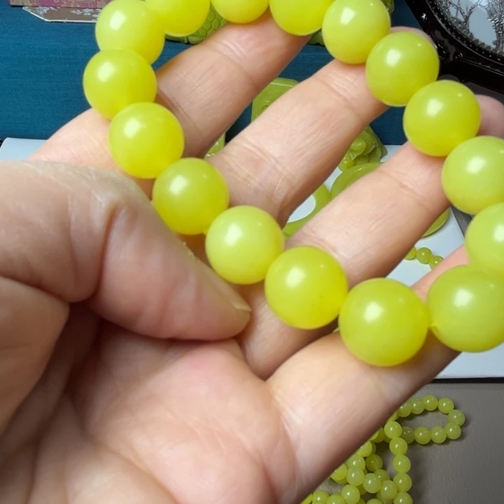 天***运新疆若羌黄口手串