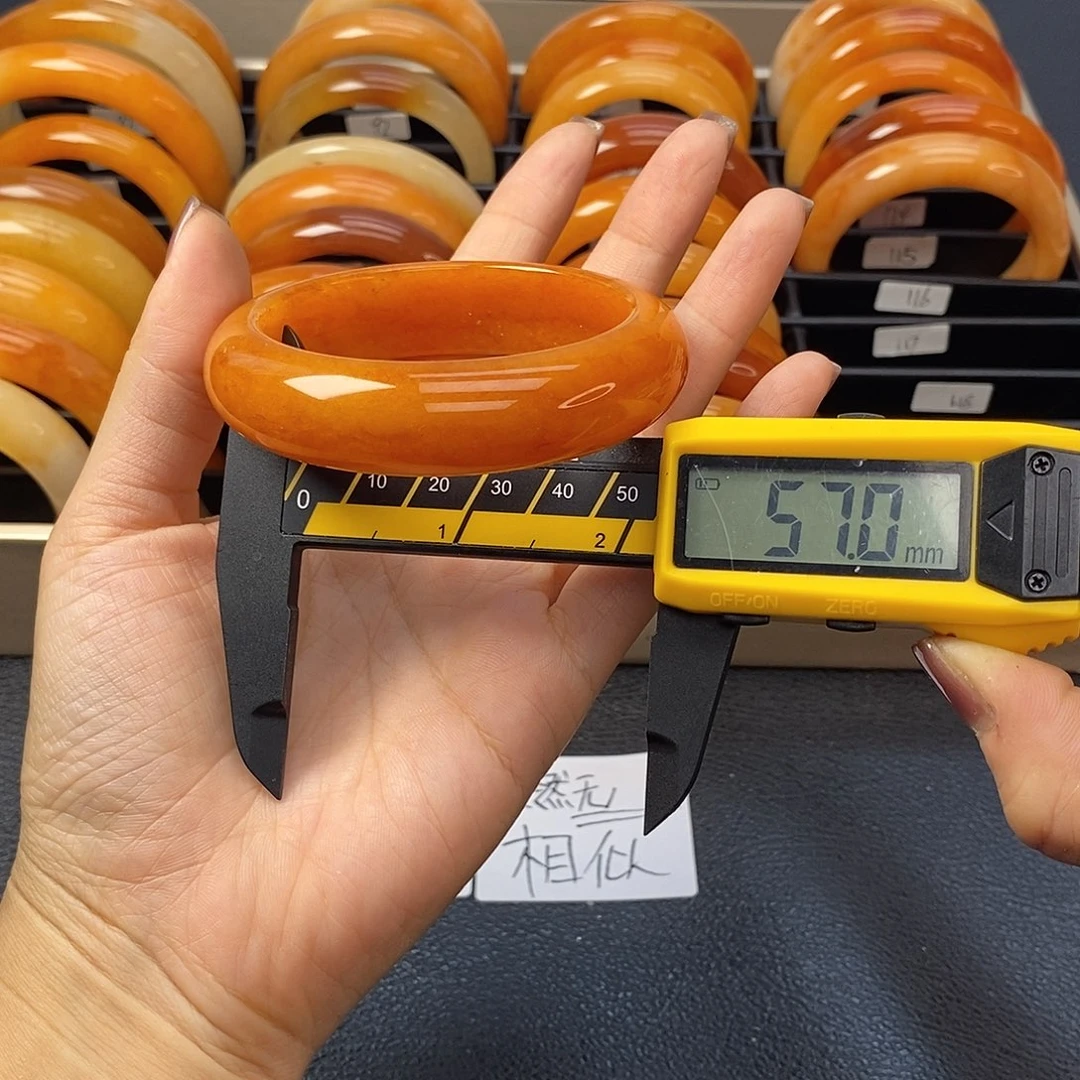 未镶嵌石英质玉（黄龙玉）手镯116号茄子山金沙老油红如血黄龙