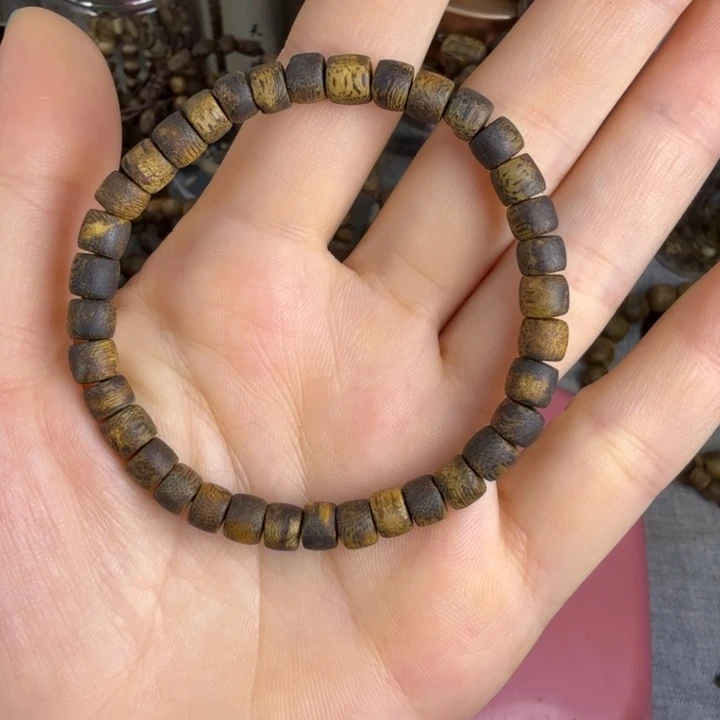 沉香沉香碎屑莺歌绿奇楠99沉05虫漏鼓珠