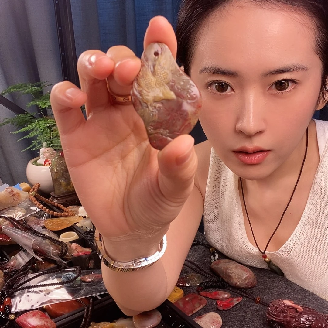 昌化鸡血石昌化鸡血石大鹏展翅