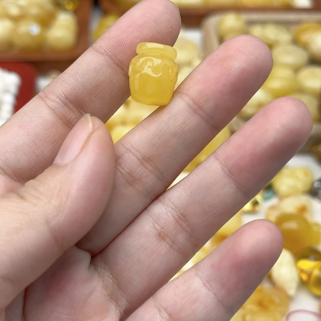 蜜蜡未镶嵌裸石配饰