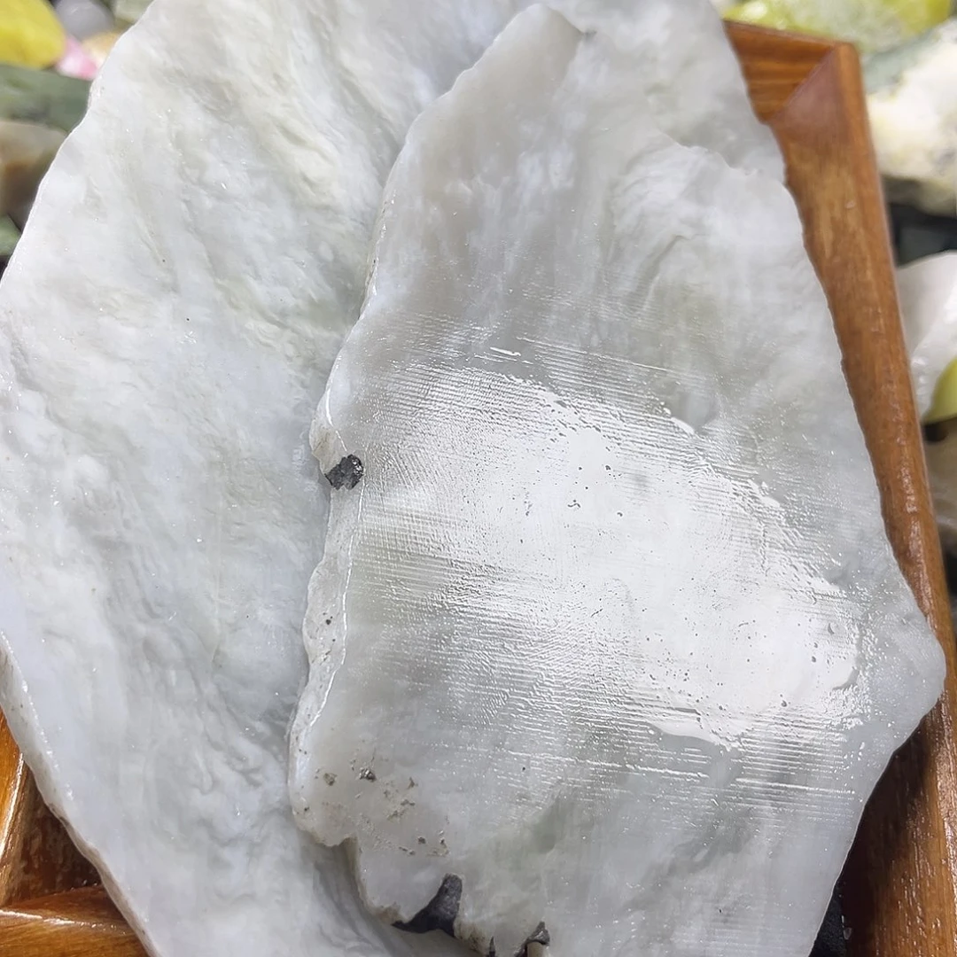 和田玉未镶嵌颈饰许****）