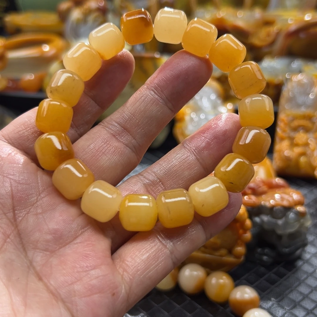 石英质玉未镶嵌颈饰