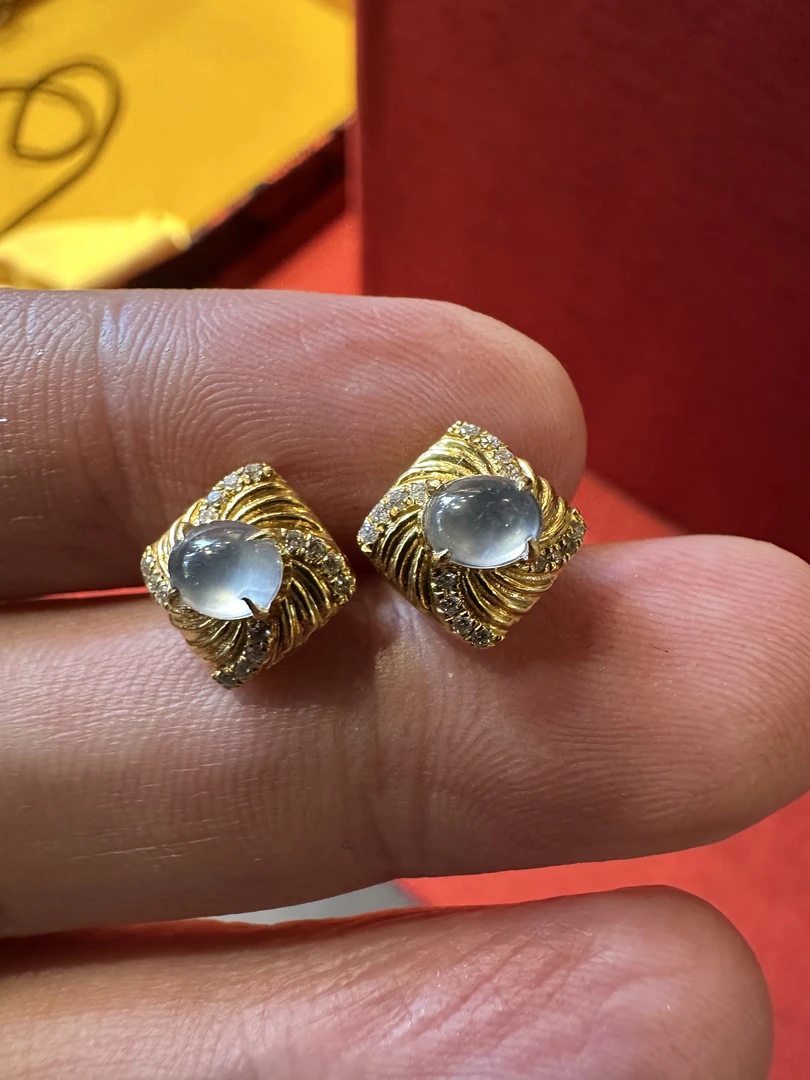 缅甸天然翡翠A货耳饰