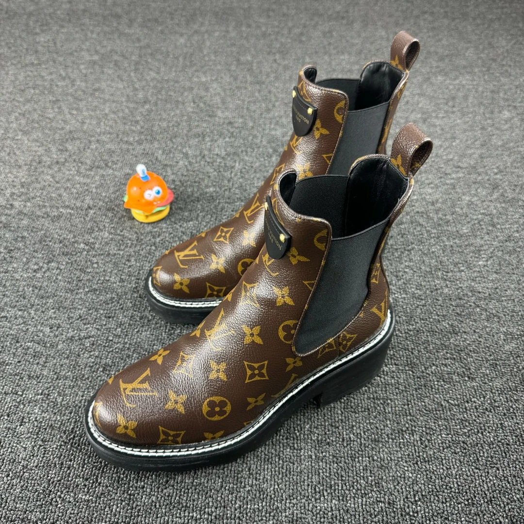 95新 LouisVuitton/路易威登 路易威登棕色老花靴37 HB898