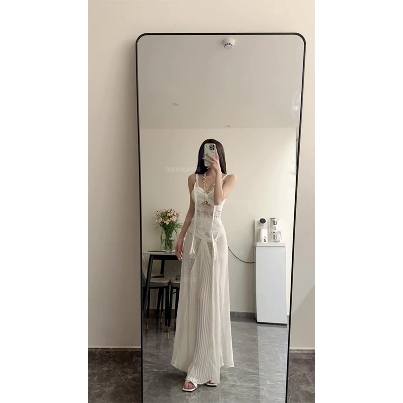 千金清冷感贵系衣服时尚气质设计感重工精致绝美露腰吊带连衣裙女