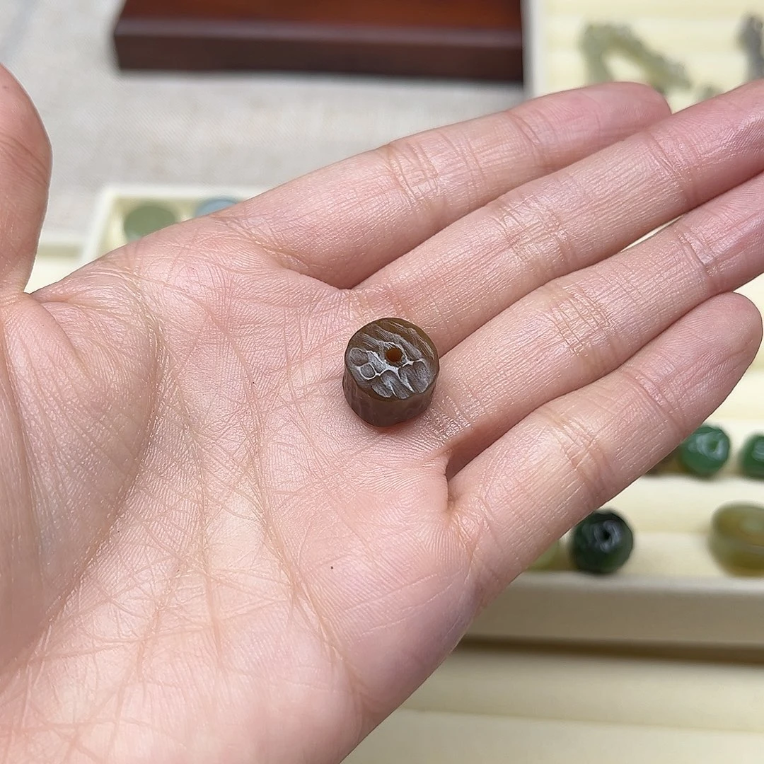 滚***涯和田玉未镶嵌珠宝半成品