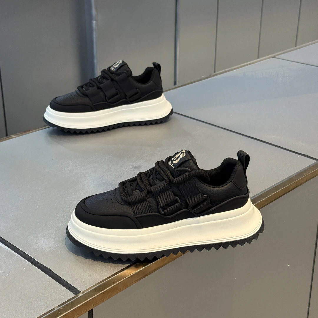 男鞋2026新款四季爆款隐形增高春秋厚底耐磨休闲高帮老板鞋鞋时尚