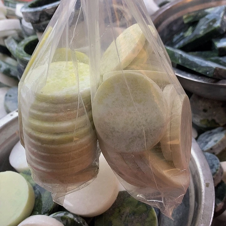 蛇纹石玉未镶嵌珠宝半成品蓝***洋