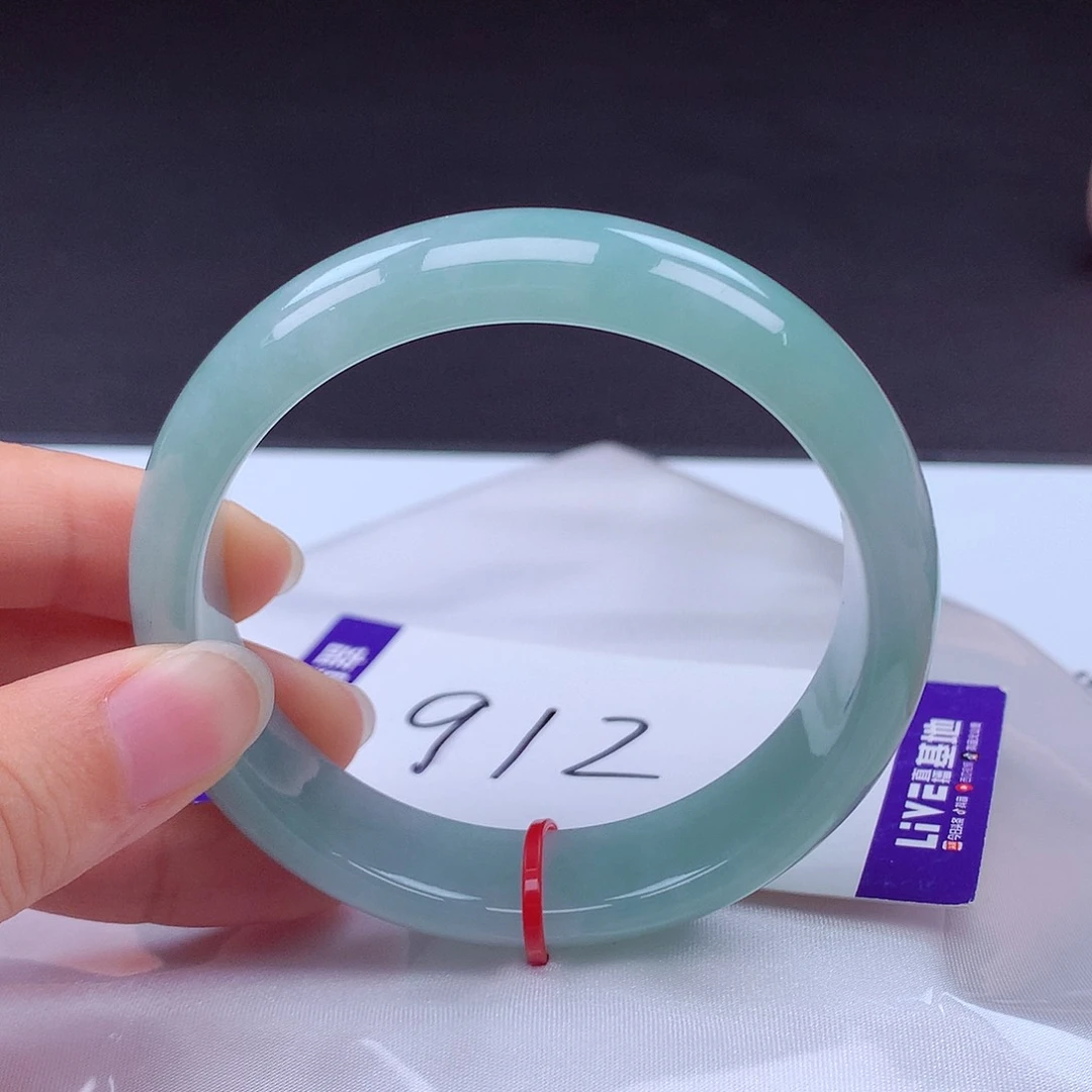 翡翠手镯未镶嵌手镯001408