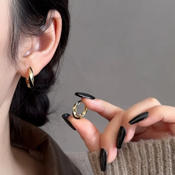 【黑糖饰品】 法式复古简约百搭耳扣轻奢小众个性耳环E1961