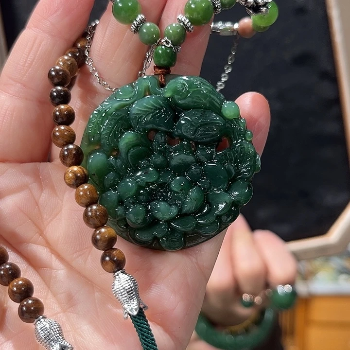 颈饰未镶嵌和田玉