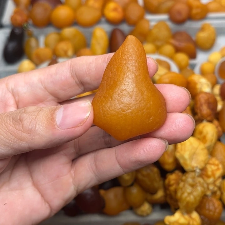 琥珀未镶嵌裸石天然蜜蜡吊坠