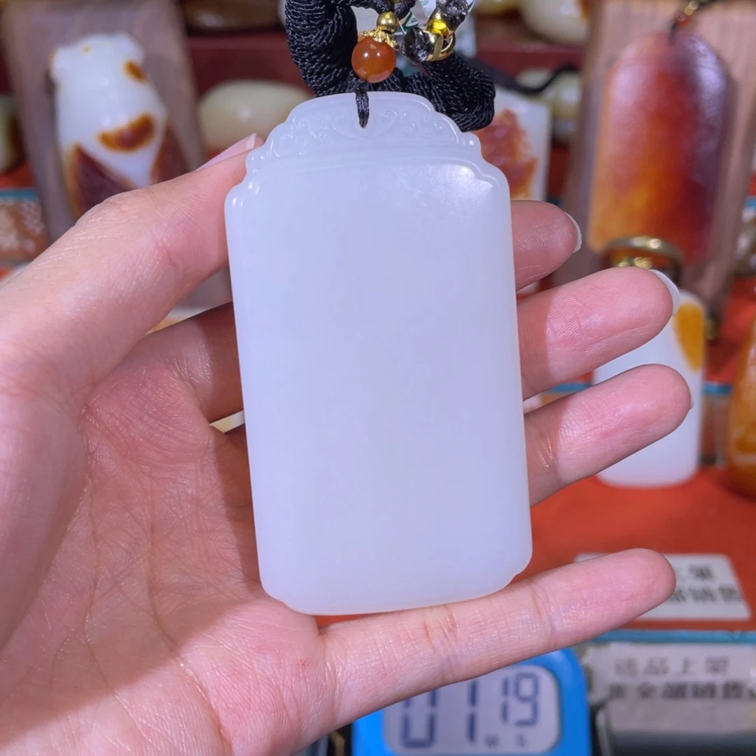 维***。和田玉未镶嵌挂件