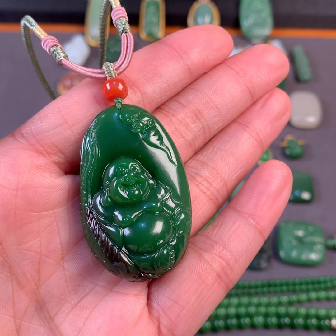 和田玉颈饰未镶嵌小****蝶