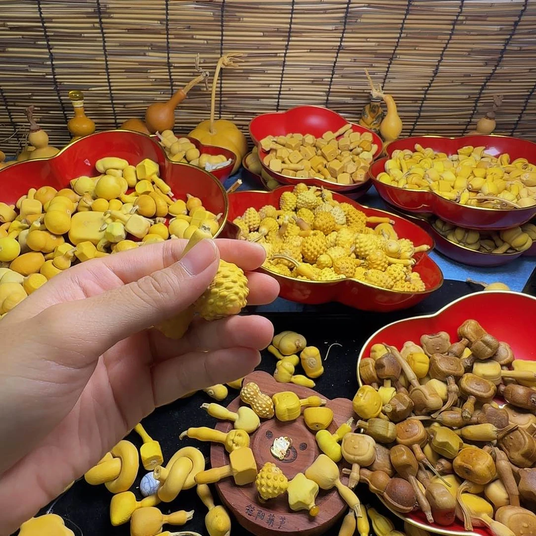 时***转葫芦小葫芦两个菠萝包