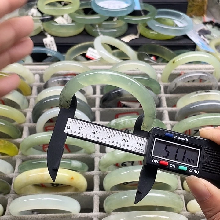 未镶嵌蛇纹石玉手镯64