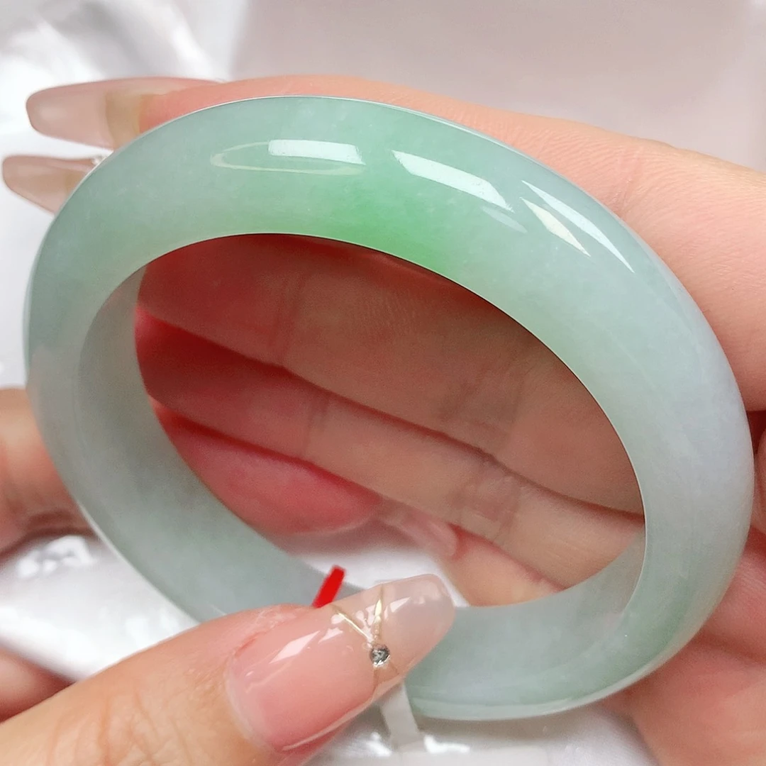 翡翠手镯未镶嵌抖音712