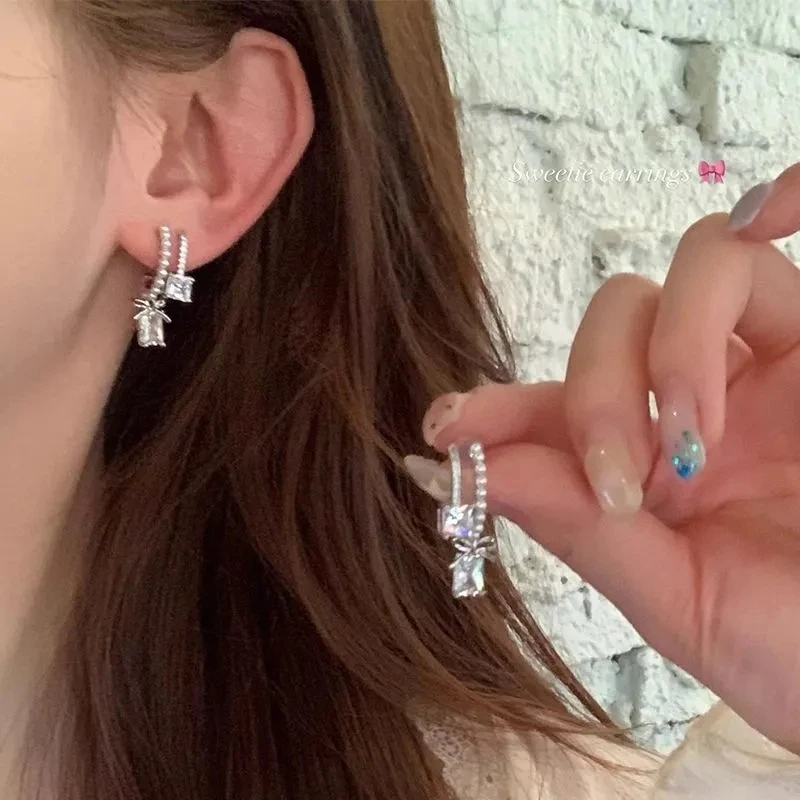合金锆石耳饰 春夏爆闪锆石方糖蝴蝶结气质耳环女高级感轻奢绝