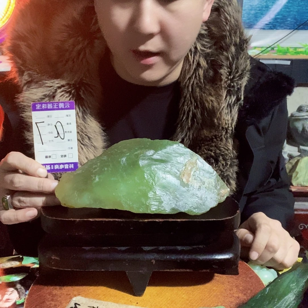 蛇纹石玉未镶嵌珠宝半成品