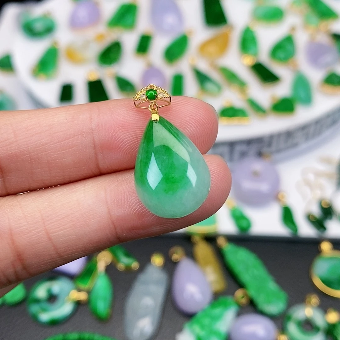 翡翠吊坠(不含链)18K金镶嵌