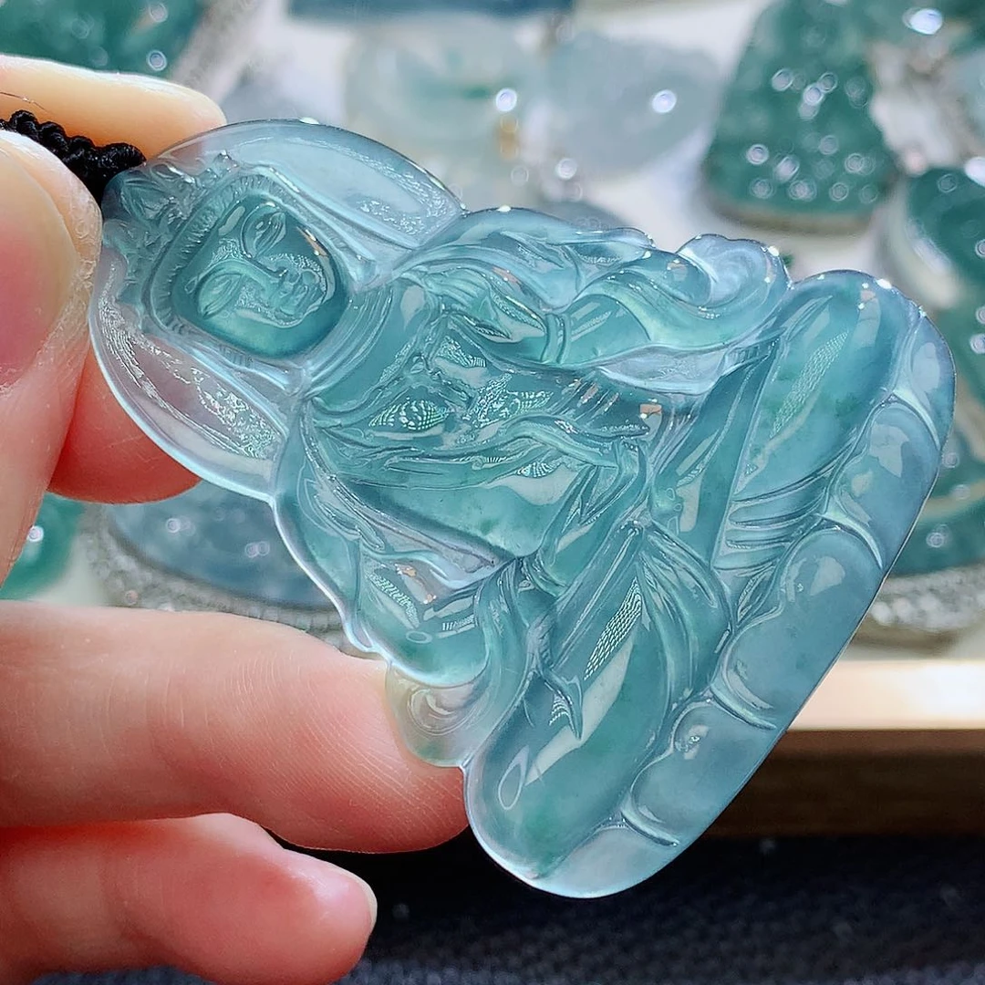 翡翠挂件未镶嵌翡翠