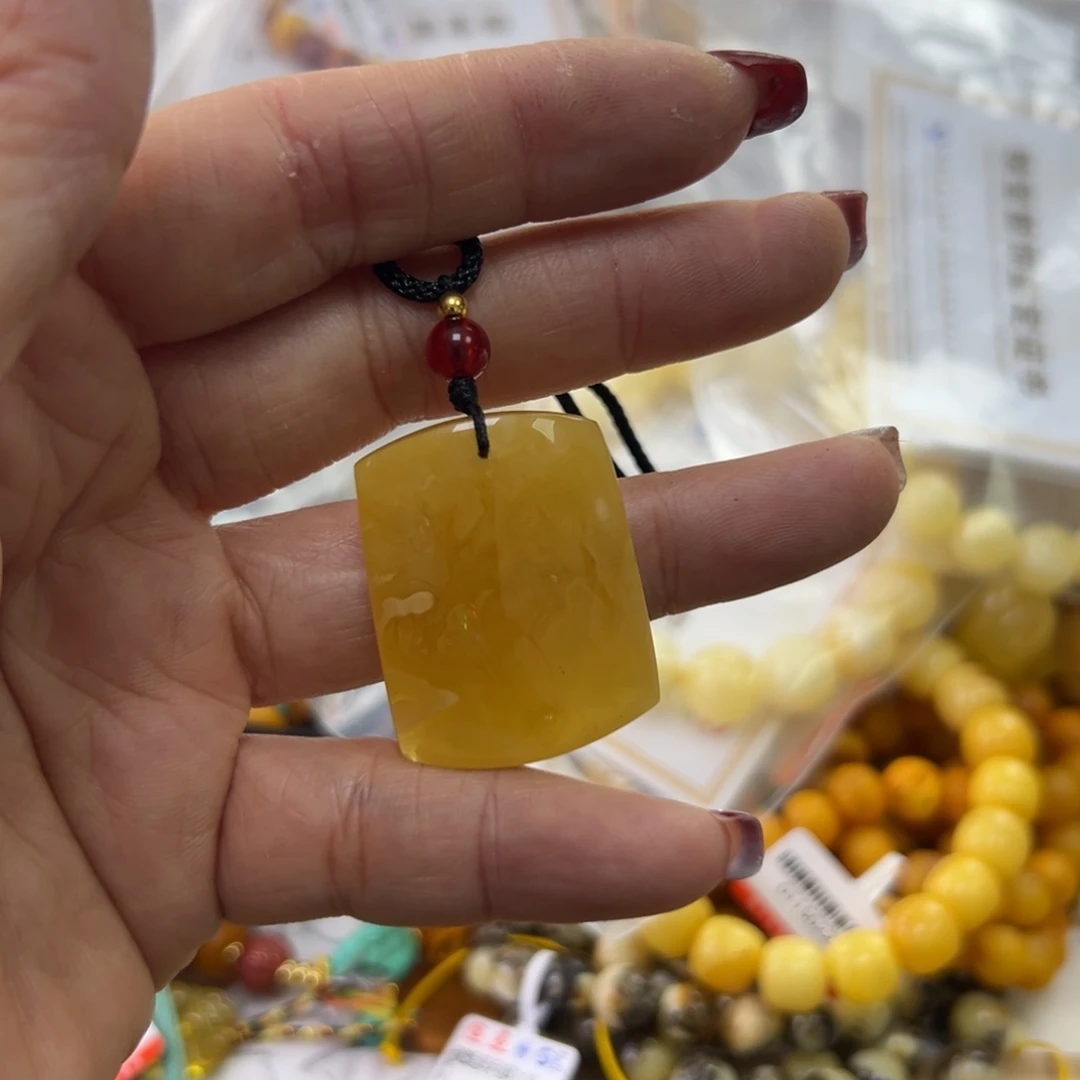 琥珀珠宝奇石未镶嵌