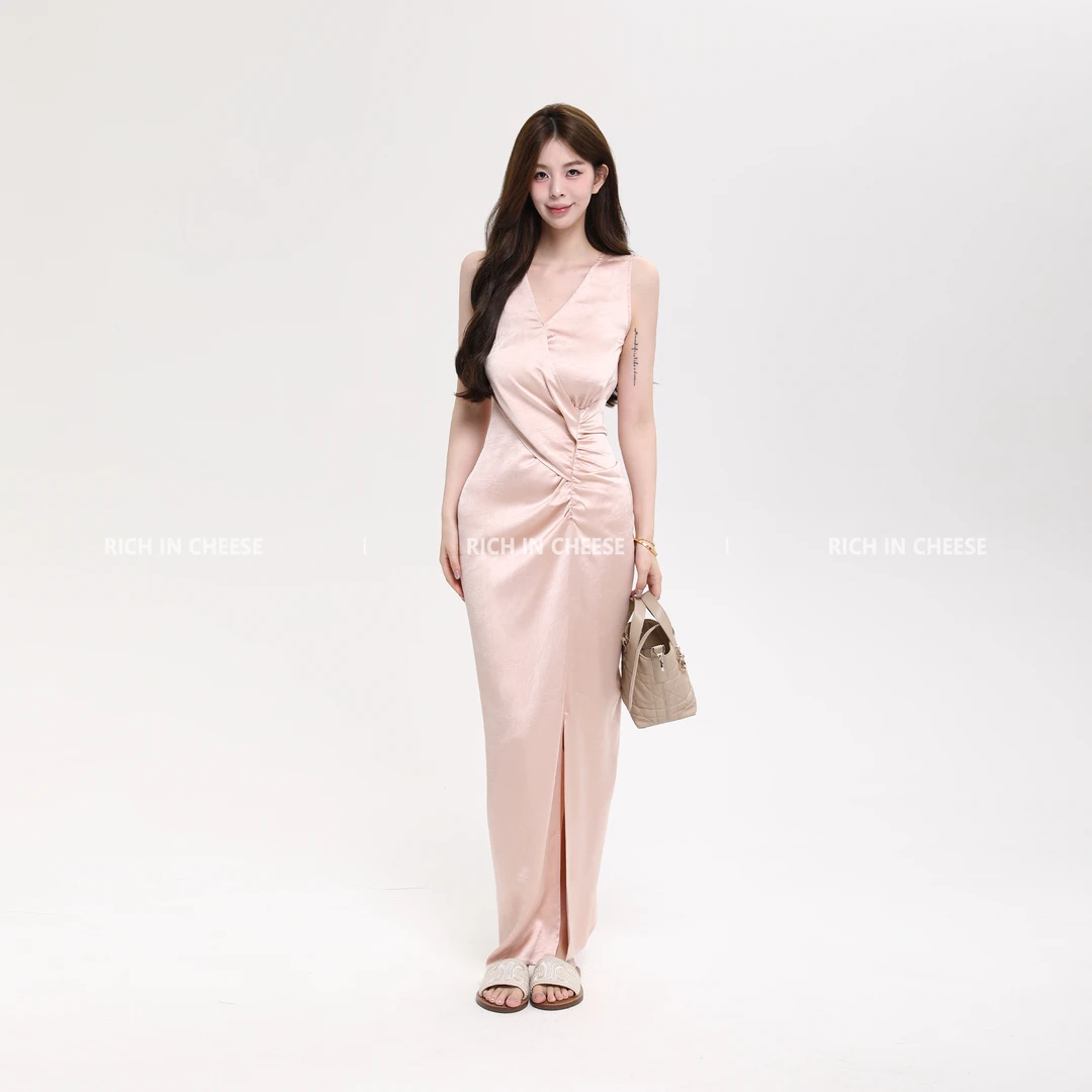 舒胡蕾 静奢美学 设计感V领气质仿醋酸挂脖礼服连衣裙