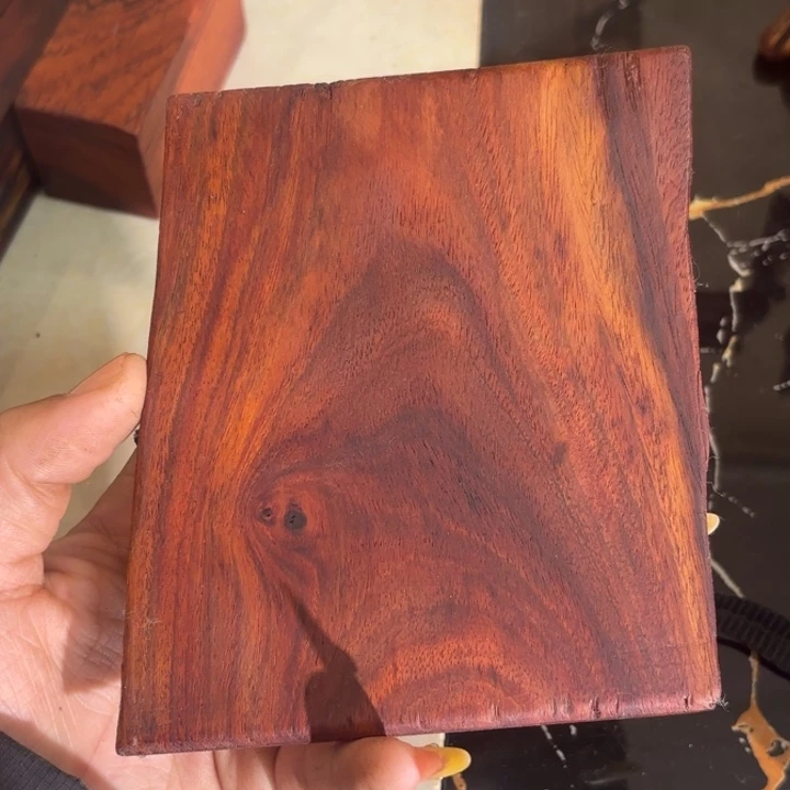 大叶紫檀（黑酸枝木类）