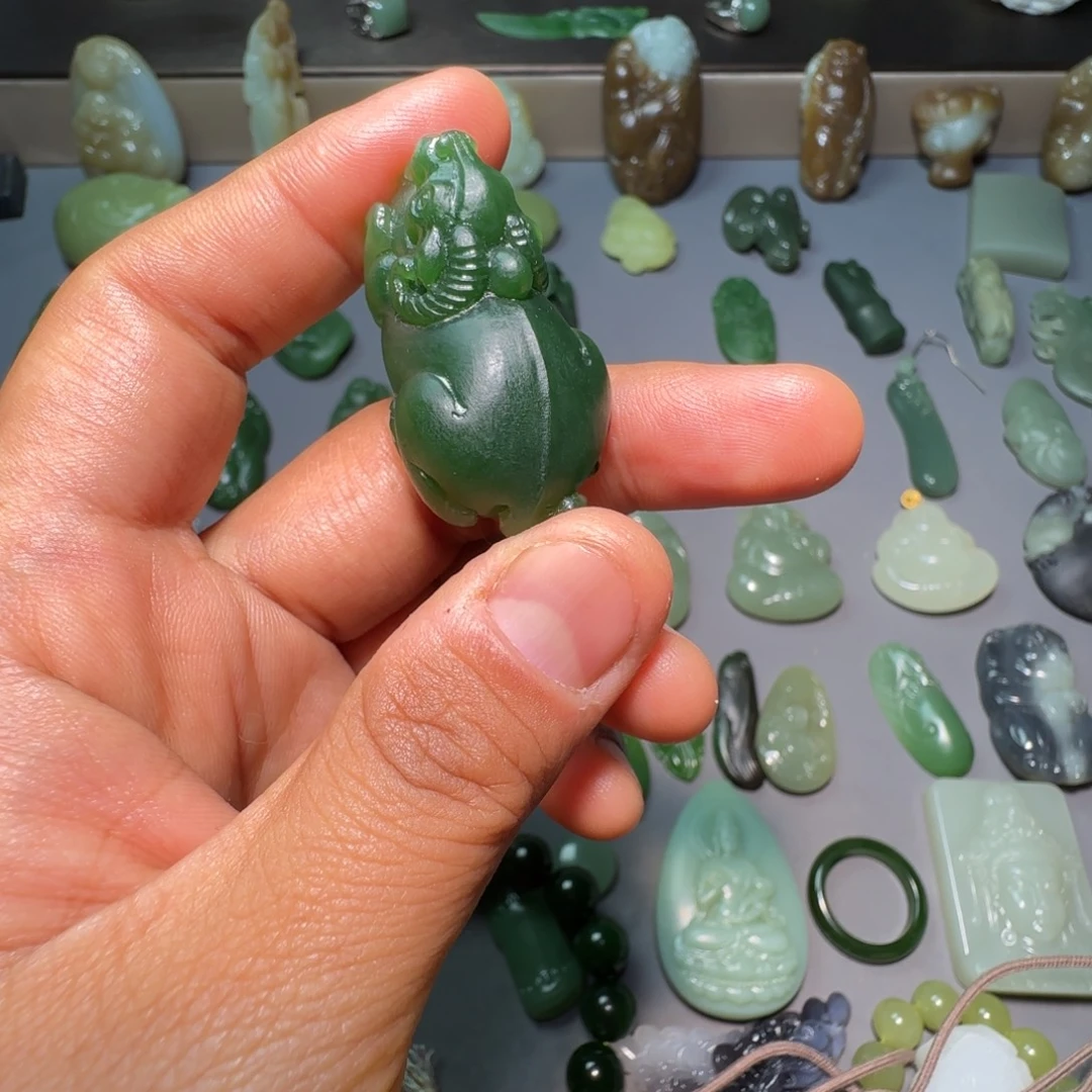 安***^和田玉未镶嵌颈饰