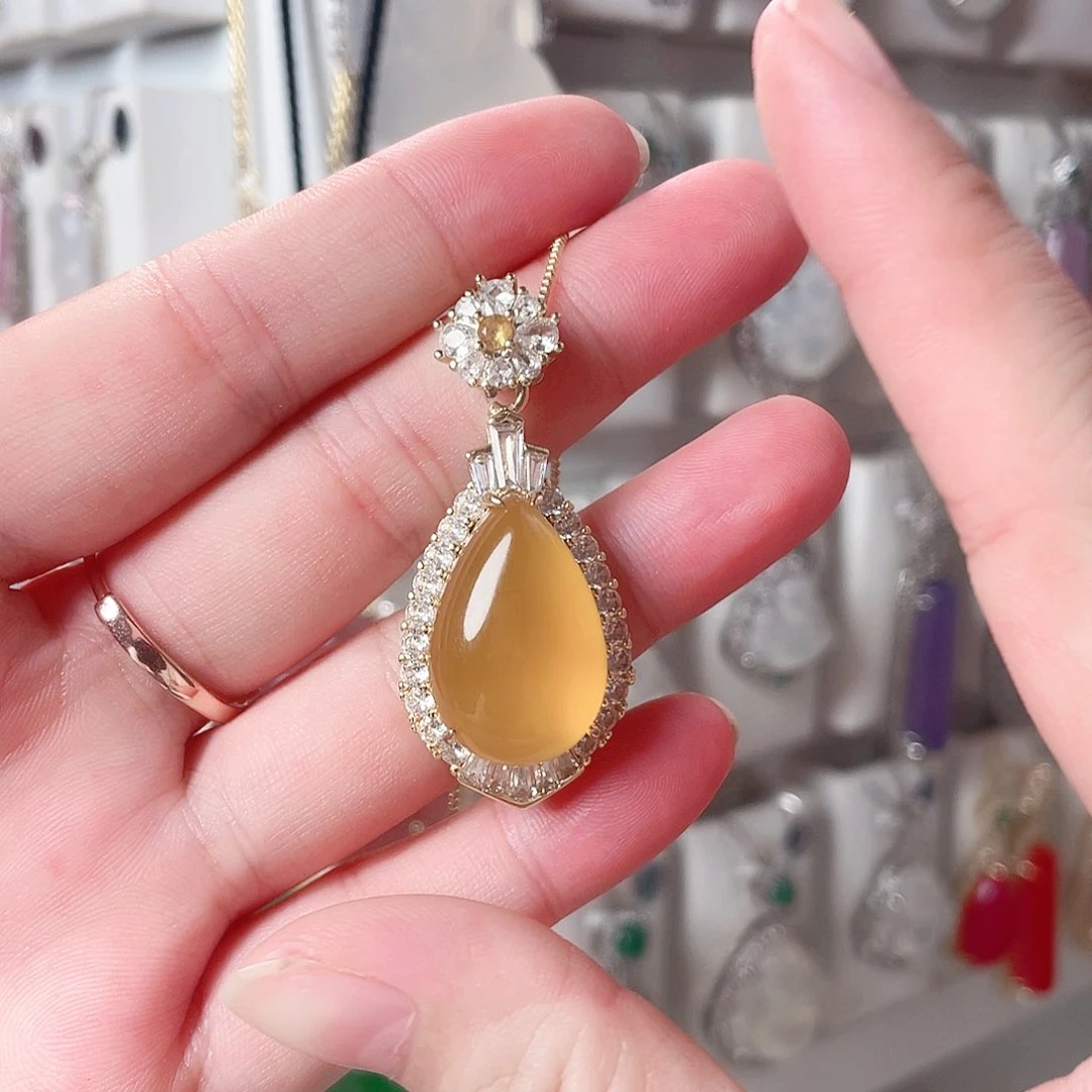 玛瑙/玉髓颈饰未镶嵌